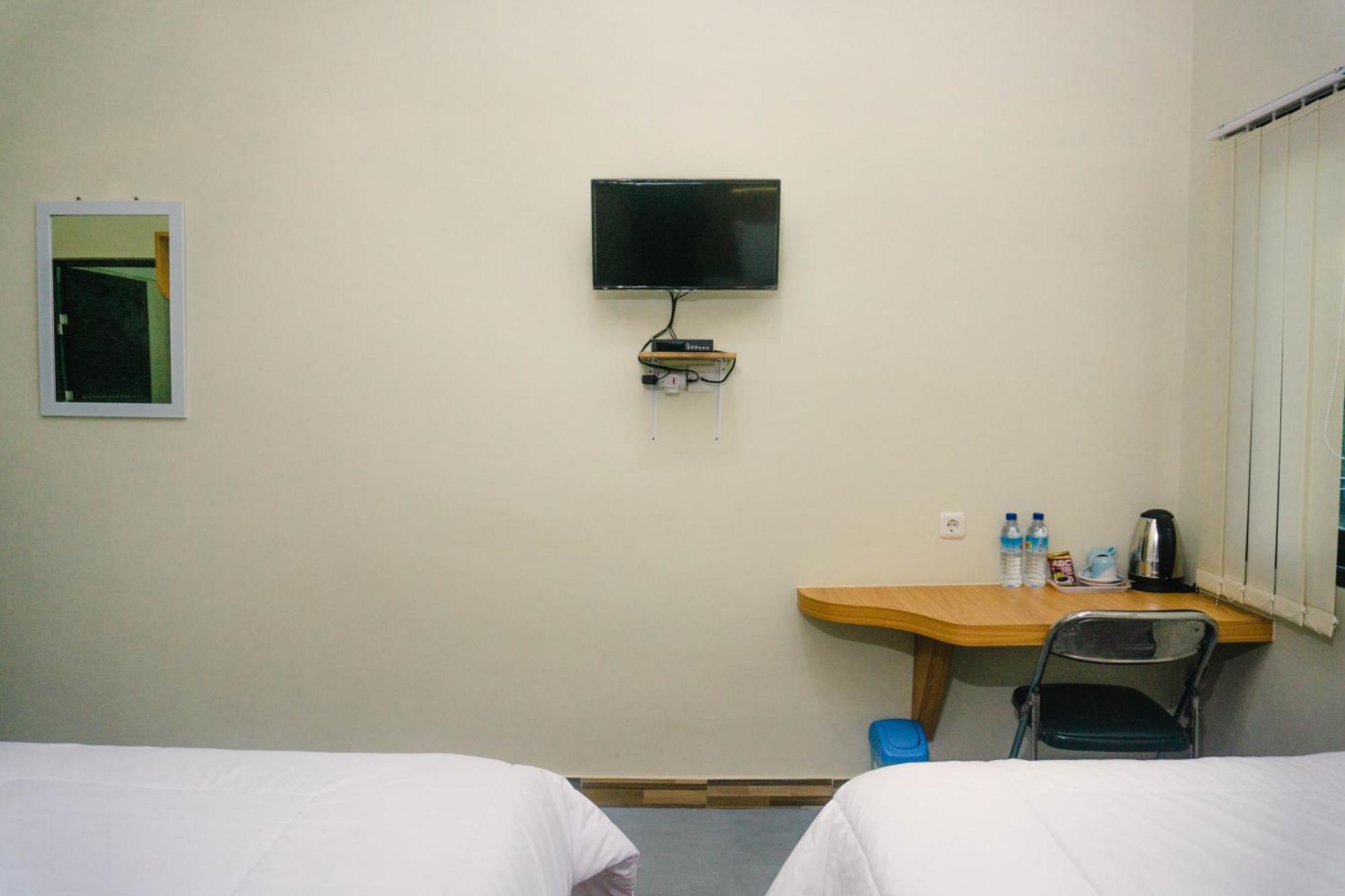 Grand Khalifah Guesthouse Sumbawa Екстер'єр фото