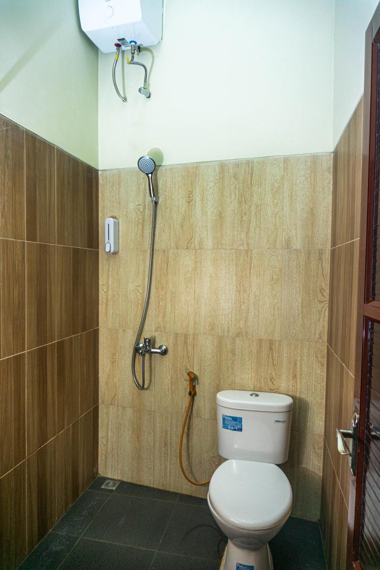 Grand Khalifah Guesthouse Sumbawa Екстер'єр фото