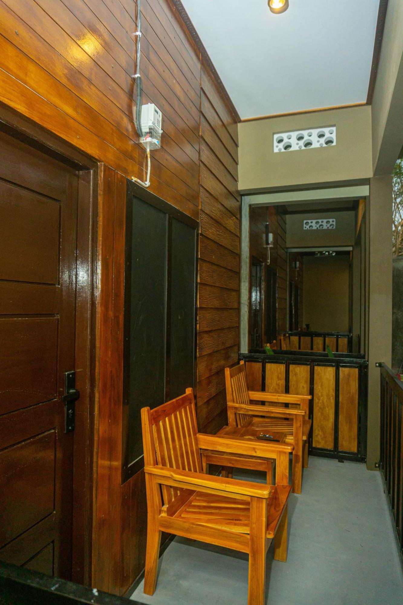 Grand Khalifah Guesthouse Sumbawa Екстер'єр фото