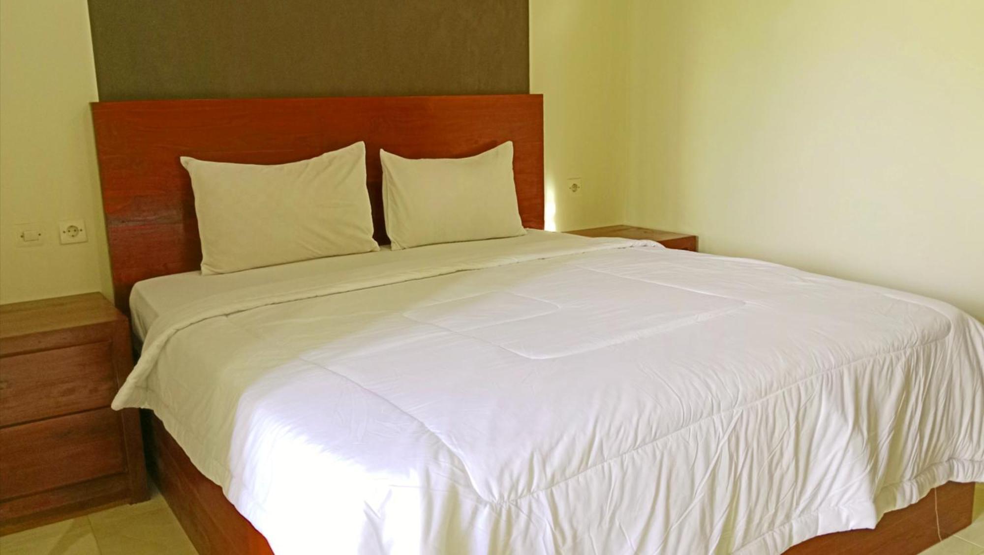 Grand Khalifah Guesthouse Sumbawa Екстер'єр фото